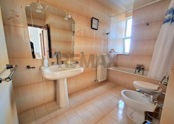 Bagno - Four-room apartment Mesagne - photo 28