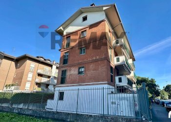 Edificio all\'aperto - Bilocale Via Lucca
3, Milano - foto 2