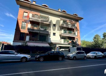 Edificio all\'aperto - Bilocale Via Lucca
3, Milano - foto 3