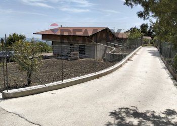 Casa all\'aperto - Villa via Germanò, Mussomeli - foto 3