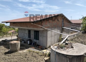 Casa all\'aperto - Villa via Germanò, Mussomeli - foto 11