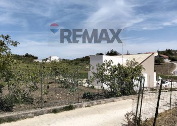 Edificio all\'aperto - Villa via Germanò, Mussomeli - foto 18
