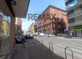Edificio all\'aperto - Locale Commerciale Napoli - foto 13