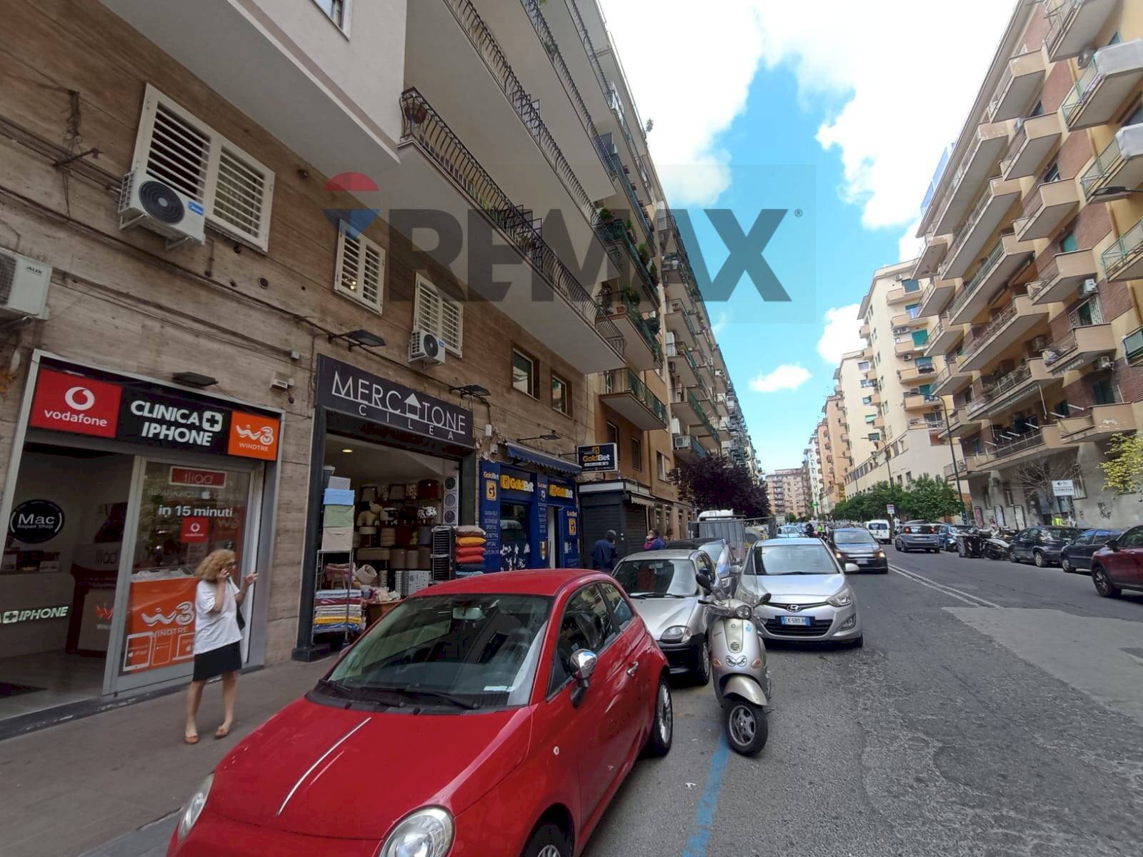 Edificio all\'aperto - Locale Commerciale Napoli - foto 2