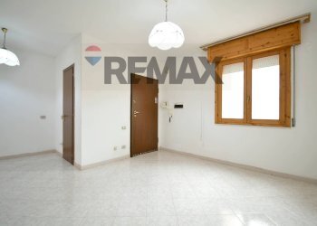 ingresso su soggiorno - Three-room apartment Via Giuseppe di Vittorio
 
41, Selargius - photo 4