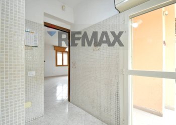 ingresso cucina e all area esterna - Three-room apartment Via Giuseppe di Vittorio
 
41, Selargius - photo 11