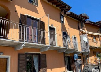 Facciata - Bilocale vicolo dei Romani, Casorate Sempione - foto 3
