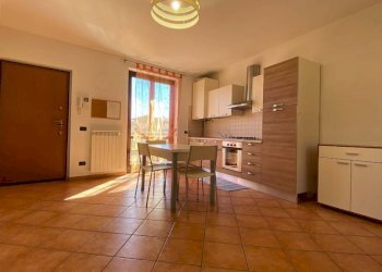 Salone - Bilocale via Monte Leone, Gallarate - foto 1