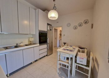 Cucina - Quadrilocale via Alessandro Varaldo, 28, Genova (zona Quarto) - foto 5