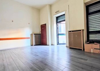 Interno non residenziale - Negozio corso Svizzera, 149, Torino (zona San Donato) - foto 5