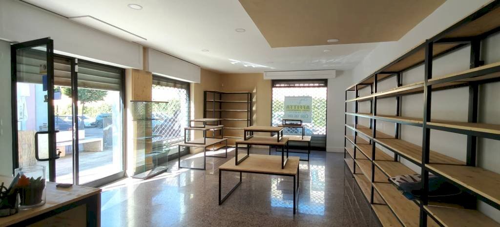 Interno non residenziale - Negozio via San Domenico, Casarano - foto 1