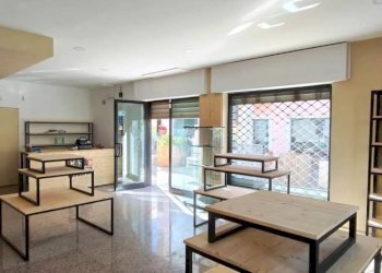 Interno non residenziale - Negozio via San Domenico, Casarano - foto 3