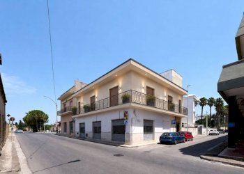 Facciata - Casa indipendente viale delle Rimembranze, 1, Matino - foto 11