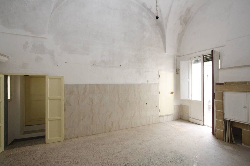 Salone - Independent house via Francesco Crispi, Parabita - photo 1