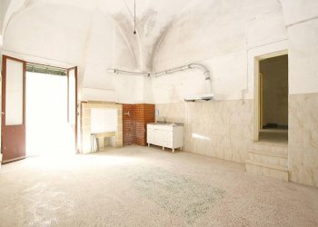 Salone - Casa indipendente via Francesco Crispi, Parabita - foto 2