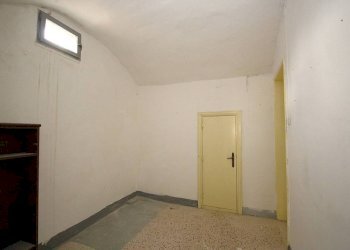 Cantina - Casa indipendente via Francesco Crispi, Parabita - foto 9