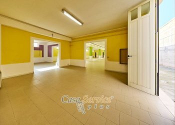 Interno non residenziale - Capannone strada Vicinale di Capieli, Racale - foto 4