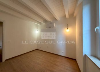 Camera matrimoniale - Three-room apartment via Francesco Redi
7, Toscolano-Maderno - photo 15