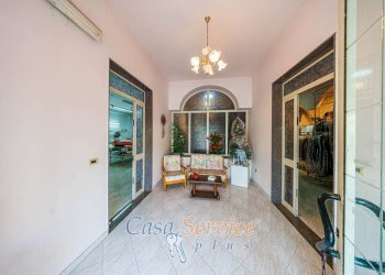 Interno non residenziale - Shop via Martiri d'Ungheria, Ugento - photo 2