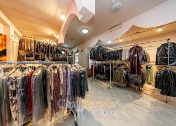 Interno non residenziale - Shop via Martiri d'Ungheria, Ugento - photo 11
