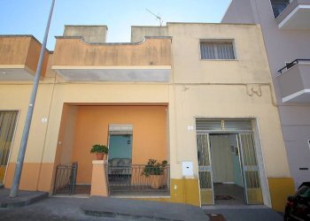 Facciata - Casa indipendente via San Giovanni Bosco, Matino - foto 1