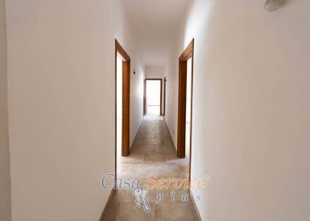 Corridoio - Four-room apartment via Enrico Toti, Alliste - photo 16