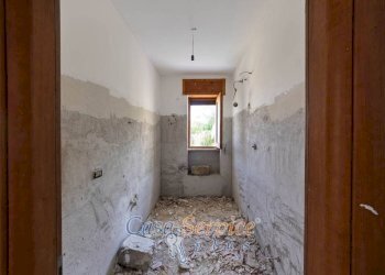 Bagno - Four-room apartment via Enrico Toti, Alliste - photo 17
