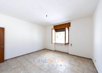 Camera da letto - Four-room apartment via Enrico Toti, Alliste - photo 19