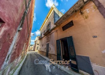 Facciata - Stable - Palace via Vittorio Emanuele, Supersano - photo 31