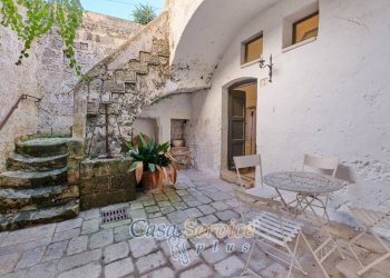 Cortile interno - Casa indipendente via Umberto I, Racale - foto 1