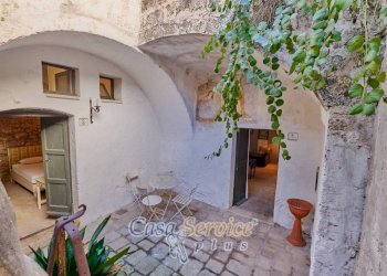 Facciata - Casa indipendente via Umberto I, Racale - foto 2