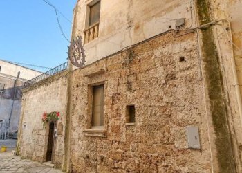 Facciata - Casa indipendente via Umberto I, Racale - foto 25
