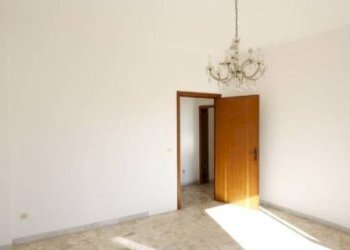 Camera da letto - Casa indipendente via Carlo De Cristoforis, Casarano - foto 20