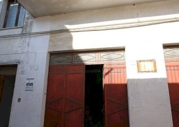 Facciata - Casa indipendente via Carlo De Cristoforis, Casarano - foto 47