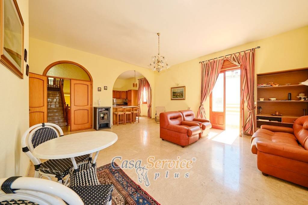Salone - Casa indipendente via Savona, Matino - foto 2