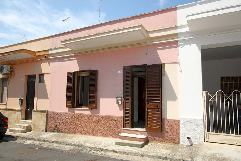 Facciata - Independent house via Torino, Matino - photo 1