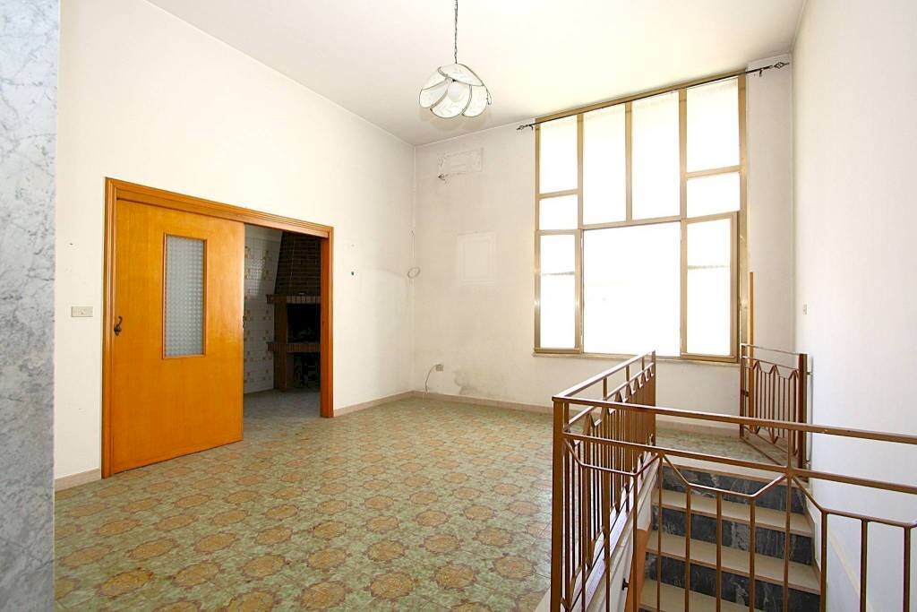 Stanza non arredata - Independent house via Torino, Matino - photo 3