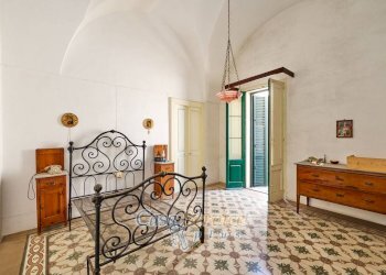 Stanza arredata - Casa indipendente via Stanislao Senape De Pace, Alezio - foto 35