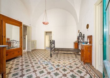 Stanza arredata - Casa indipendente via Stanislao Senape De Pace, Alezio - foto 37