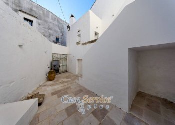 Cortile interno - Casa indipendente via Carmine, Matino - foto 10