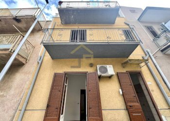 Foto 5 - Trilocale Via San Pietro
 
17, Villabate - foto 5