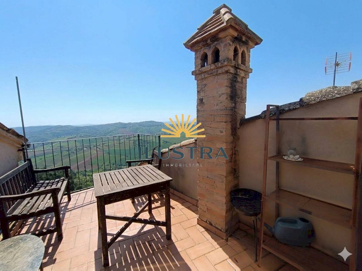 Foto 1 - Trilocale via Umberto I
 
29, Montedinove - foto 1