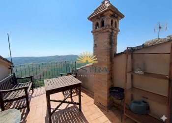 Foto 1 - Trilocale via Umberto I
 
29, Montedinove - foto 1