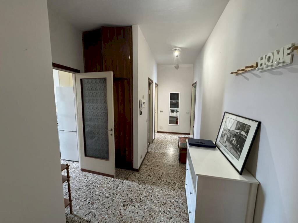 Corridoio - Two-room apartment via Torino, 4, Gallarate - photo 2