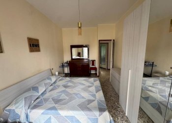 Camera da letto - Bilocale via Torino, 4, Gallarate - foto 14
