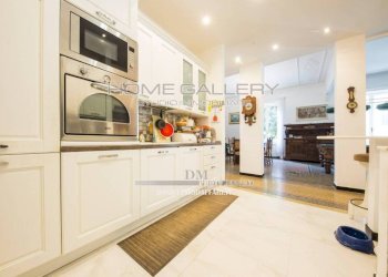 Cucina - Appartamento via Giordano Bruno, Genova (zona Albaro) - foto 11
