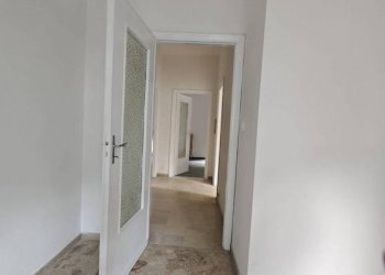Corridoio - Three-room apartment vicolo Mafalda di Savoia, Asti - photo 6