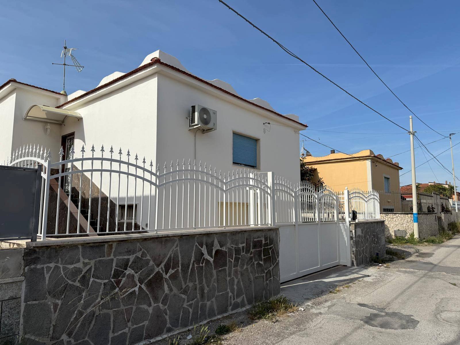 Foto 1 - Villa viale tagliamento
 
72, Castel Volturno - photo 1