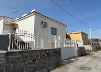 Foto 1 - Villa viale tagliamento
 
72, Castel Volturno - photo 1