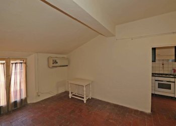Soggiorno - Quadrilocale via Castiglione, Bologna (zona Centro Storico) - foto 1
